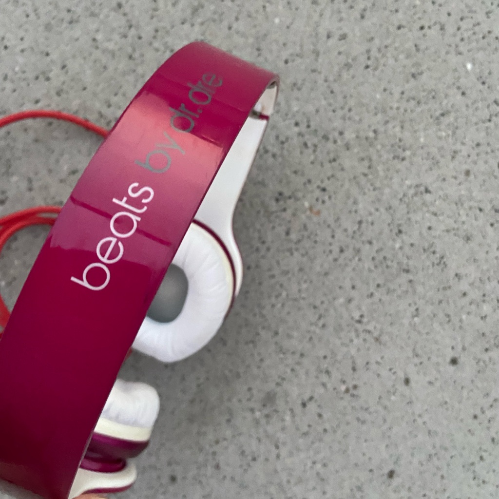 Beats By Dr Dre Wired Solo Beats Fuschia
